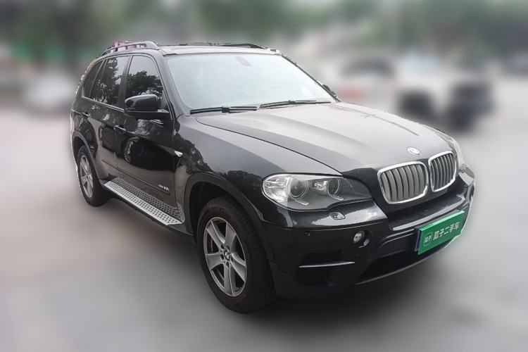 Used BMW X5 2011 xDrive35i Leading Model Front Right 45 Deg