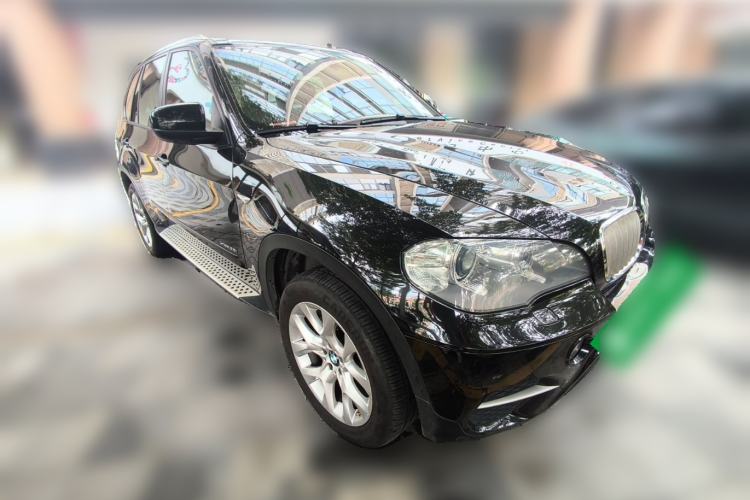 Used BMW X5 2011 xDrive35i Luxury Model Front Right 45 Deg