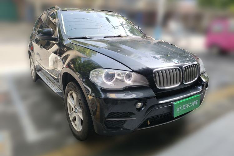 Used BMW X5 2011 xDrive35i Leading Model Front Right 45 Deg