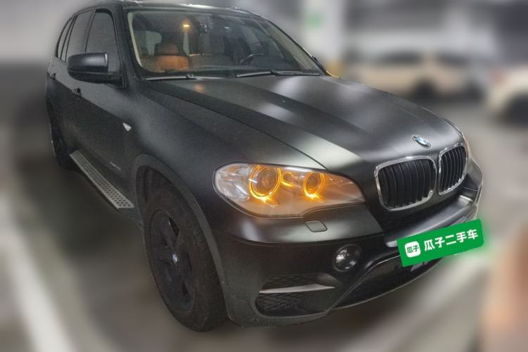 Used BMW X5 2011 xDrive35i Luxury Model Front Right 45 Deg