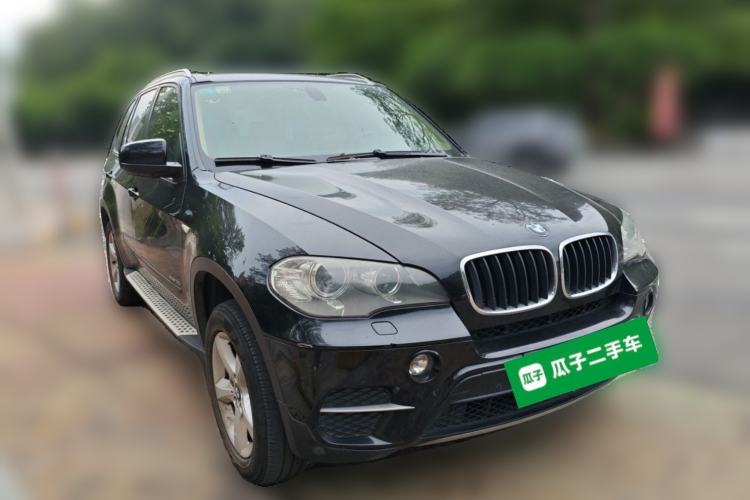 Used BMW X5 2011 xDrive35i Luxury Model Front Right 45 Deg