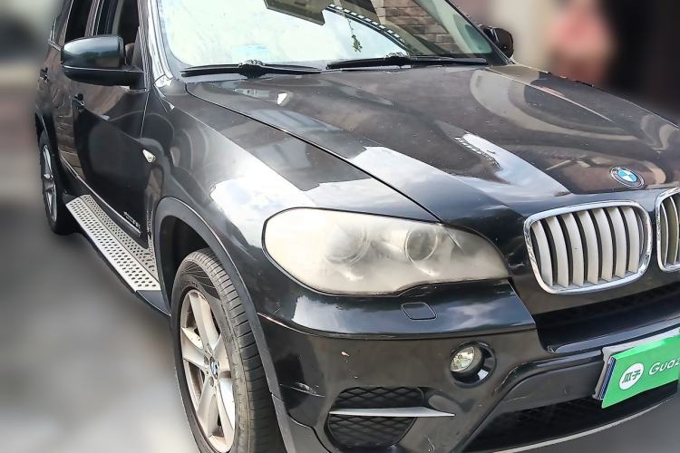 Used BMW X5 2011 xDrive35i Leading Model Front Right 45 Deg