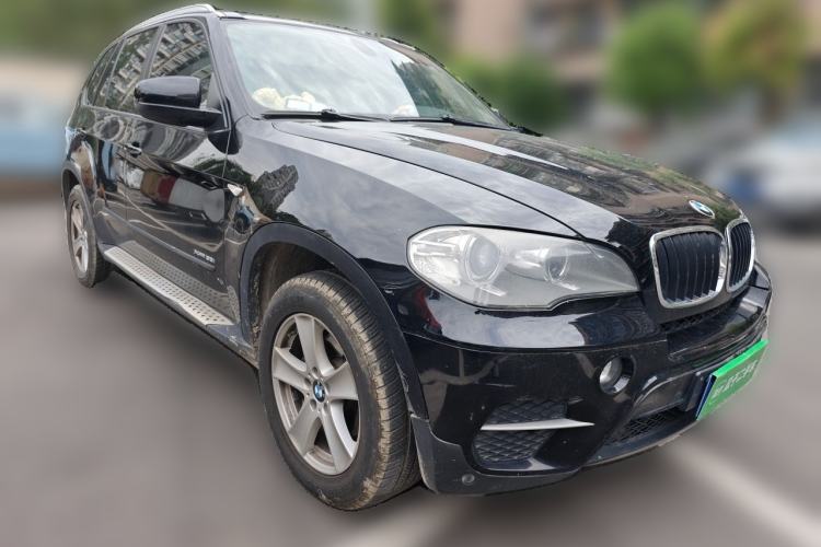 Used BMW X5 2011 xDrive35i Leading Model Front Right 45 Deg