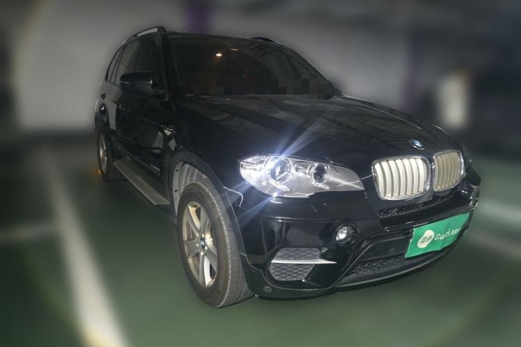Used BMW X5 2011 xDrive35i Leading Model Front Right 45 Deg