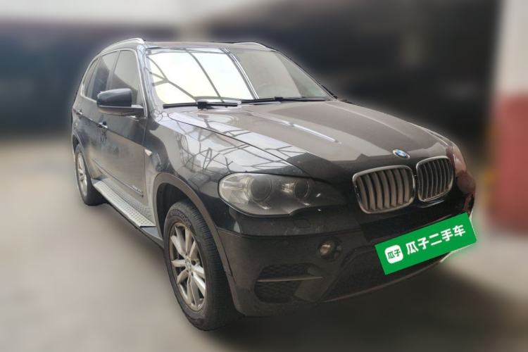 Used BMW X5 2011 xDrive35i Luxury Model Front Right 45 Deg