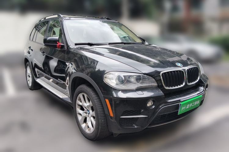 Used BMW X5 2011 xDrive35i Leading Model Front Right 45 Deg