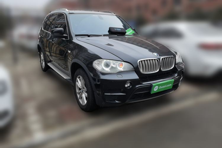 Used BMW X5 2011 xDrive35i Luxury Edition Front Right 45 Deg