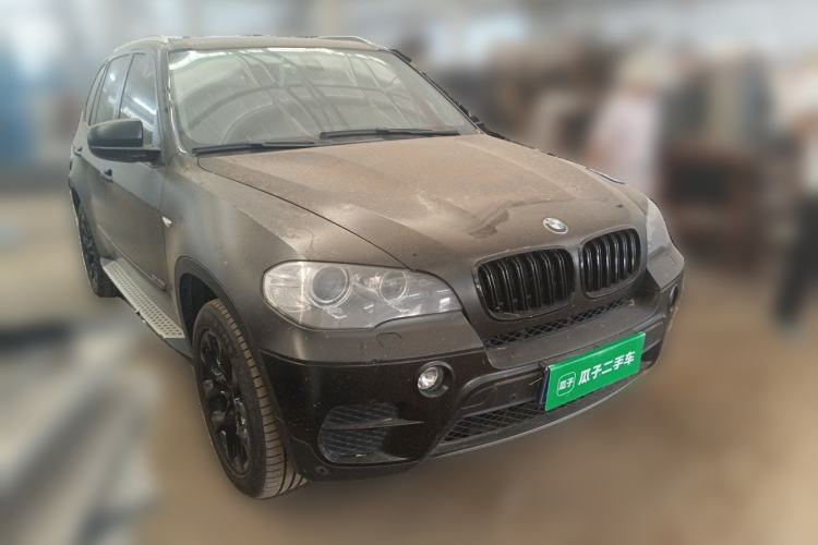 Used BMW X5 2011 xDrive35i Luxury Model Front Right 45 Deg