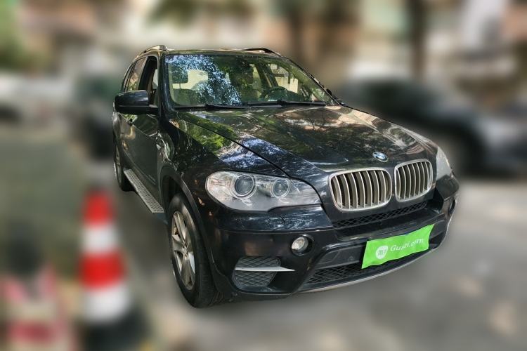 Used BMW X5 2011 xDrive35i Leading Model Front Right 45 Deg