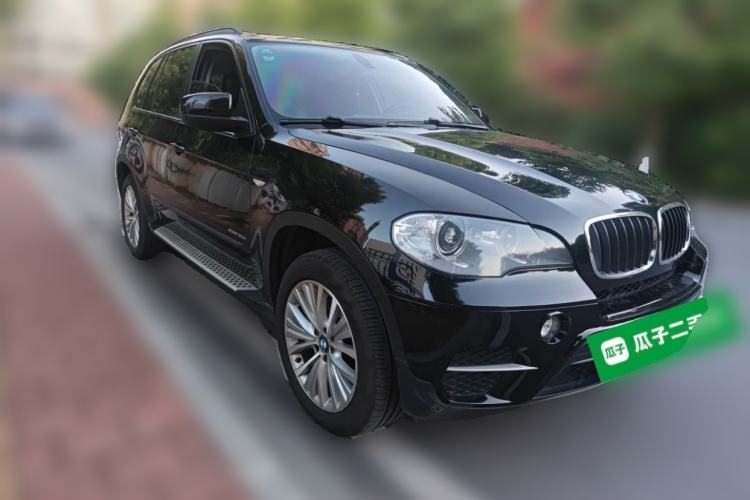 Used BMW X5 2011 xDrive35i Leading Model Front Right 45 Deg