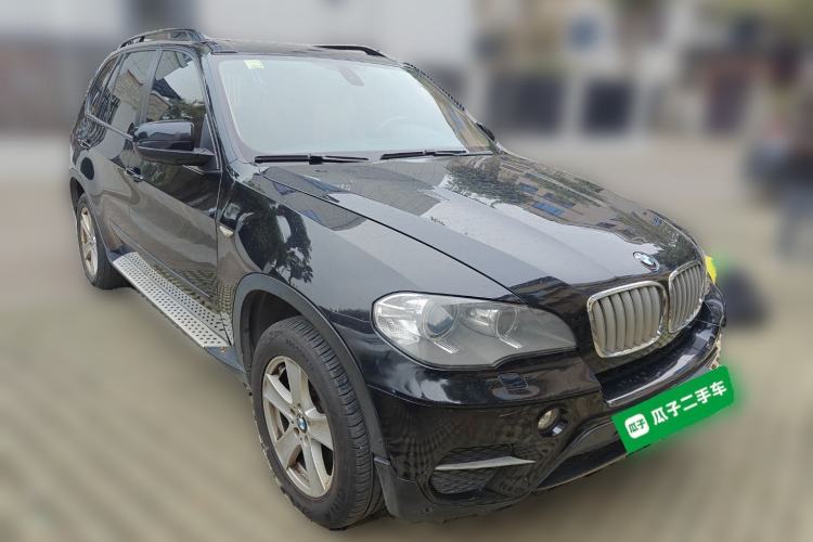 Used BMW X5 2011 xDrive35i Leading Model Front Right 45 Deg