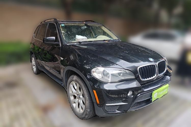 Used BMW X5  Front Right 45 Deg