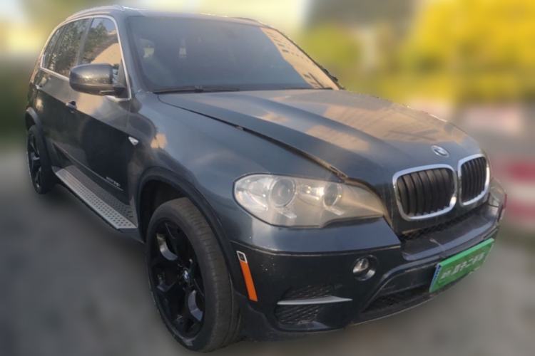 Used BMW X5 2011 xDrive35i Leading Model Front Right 45 Deg