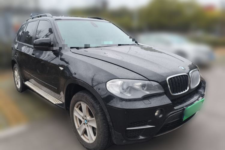 Used BMW X5 2011 xDrive35i Leading Model Front Right 45 Deg