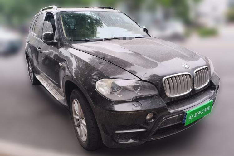 Used BMW X5 2011 xDrive35i Leading Model Front Right 45 Deg