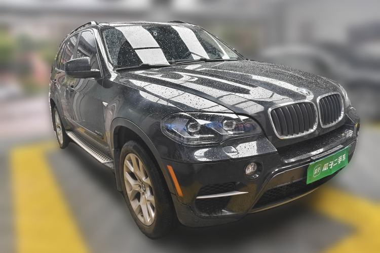 Used BMW X5  Front Right 45 Deg