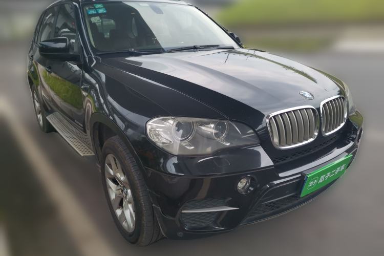 Used BMW X5 2011 xDrive35i Leading Model Front Right 45 Deg