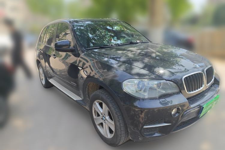 Used BMW X5 2011 xDrive35i Leading Model Front Right 45 Deg