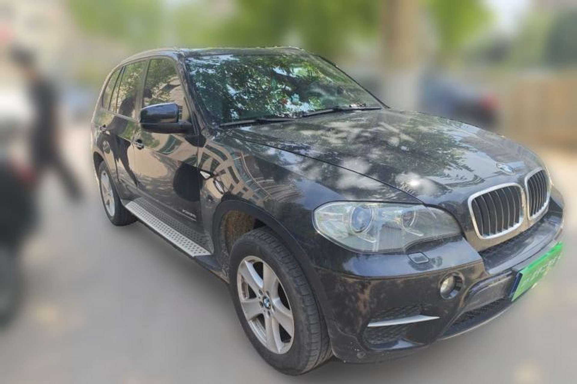 Used BMW X5 2011 xDrive35i Leading Model Front Right 45 Deg