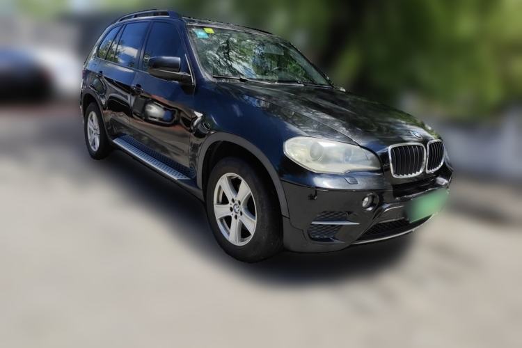Used BMW X5 2011 xDrive35i Leading Model Front Right 45 Deg