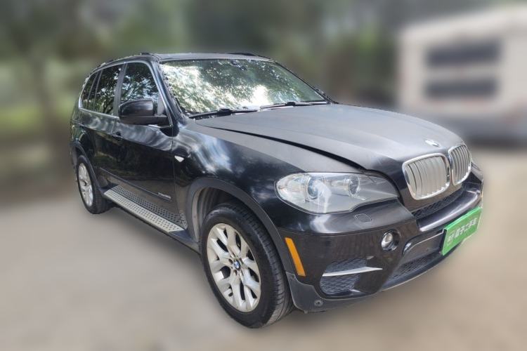 Used BMW X5 2011 xDrive35i Leading Model Front Right 45 Deg
