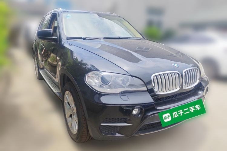 Used BMW X5 2011 xDrive35i Luxury Model Front Right 45 Deg