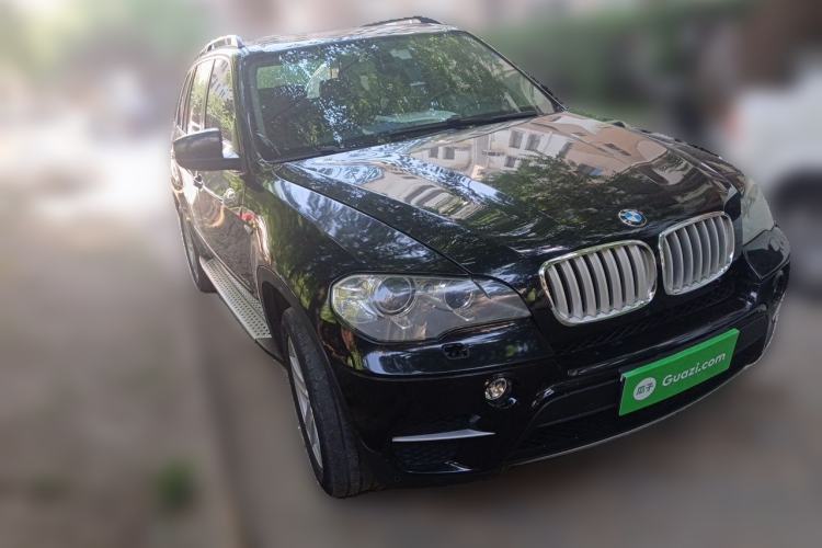Used BMW X5 2011 xDrive35i Leading Model Front Right 45 Deg