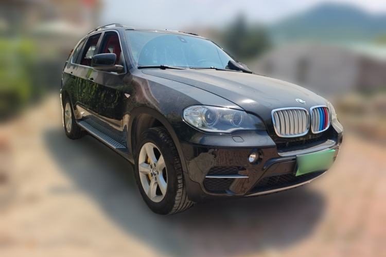 Used BMW X5 2011 xDrive35i U.S. specification Front Right 45 Deg
