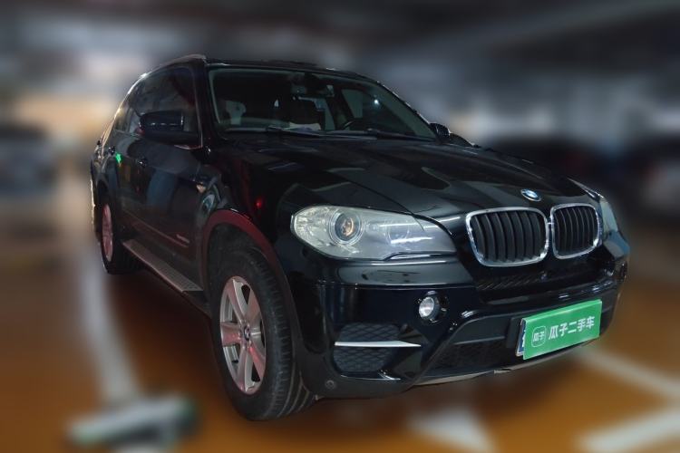 Used BMW X5 2011 xDrive35i Leading Model Front Right 45 Deg