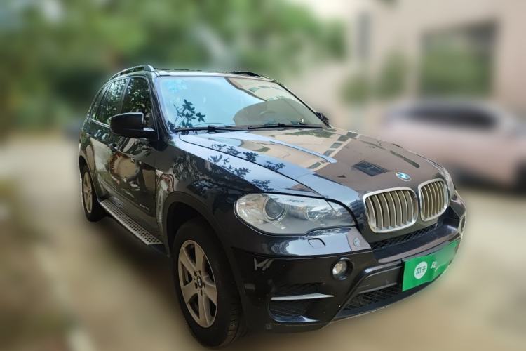 Used BMW X5 2011 xDrive35i Leading Model Front Right 45 Deg