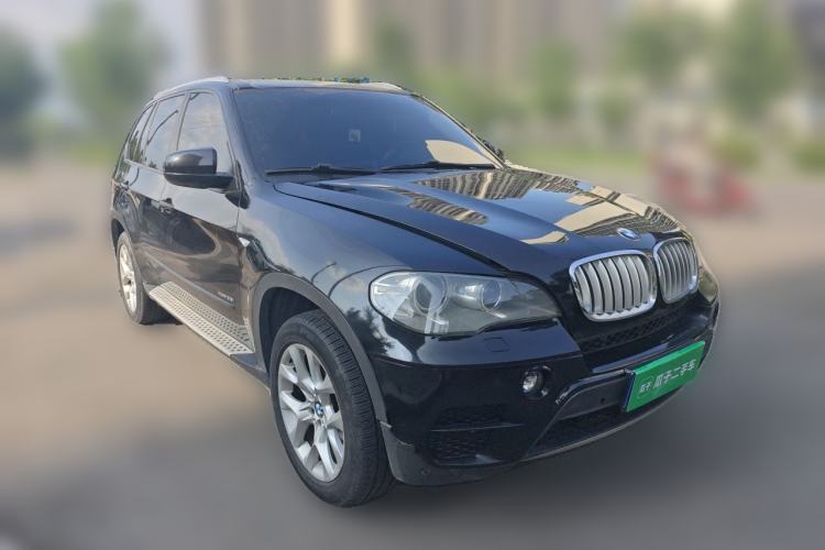 Used BMW X5 2011 xDrive35i Luxury Model Front Right 45 Deg