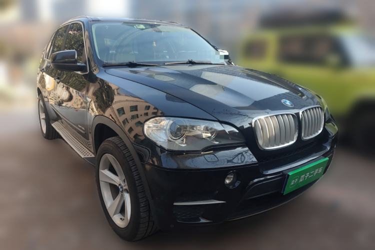 Used BMW X5 2011 xDrive35i Leading Model Front Right 45 Deg