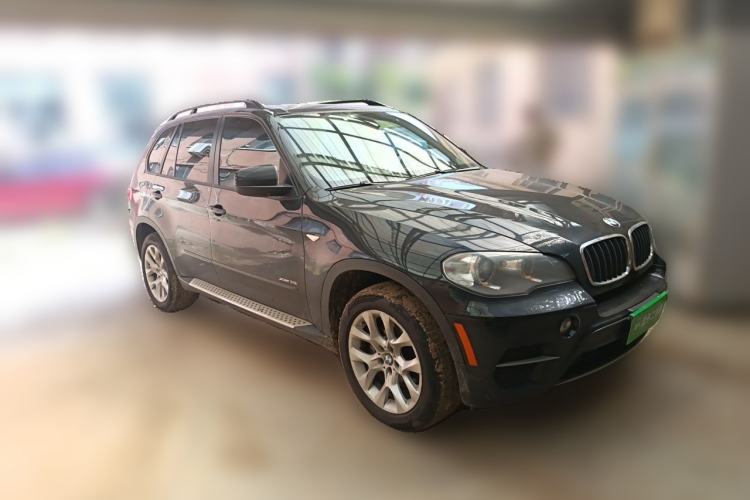 Used BMW X5 2011 xDrive35i low-power version U.S. specification Front Right 45 Deg