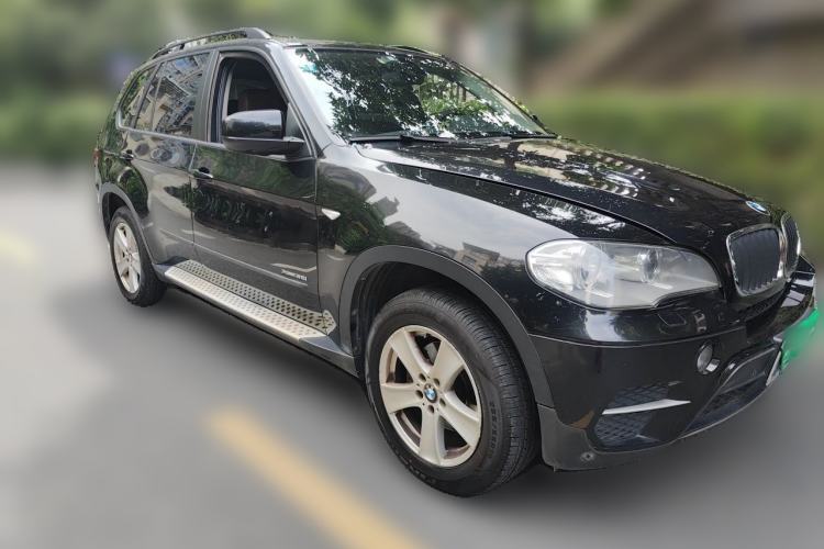 Used BMW X5 2011 xDrive35i Leading Model Front Right 45 Deg