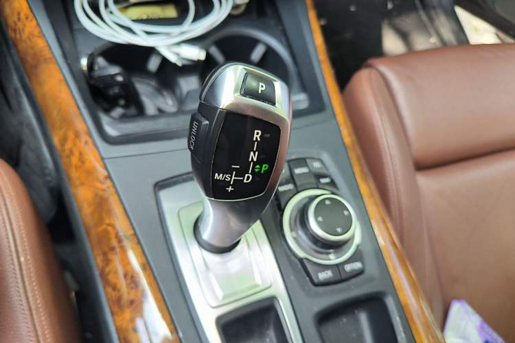 Used BMW X5 2011 xDrive35i Luxury Edition Gear Lever