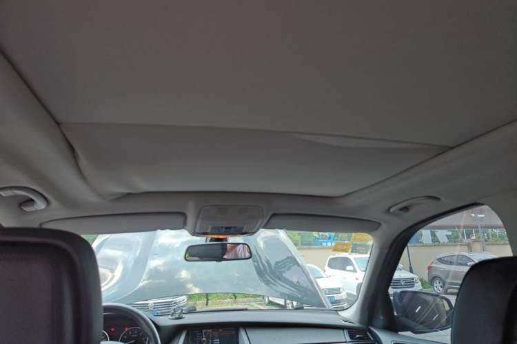 Used BMW X5 2011 xDrive35i Leading Model Headliner