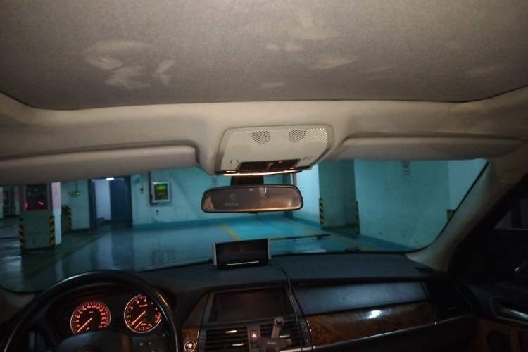 Used BMW X5 2011 xDrive35i Leading Model Headliner