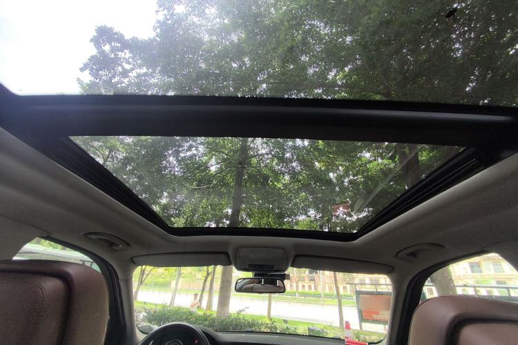 Used BMW X5 2011 xDrive35i Luxury Model Headliner