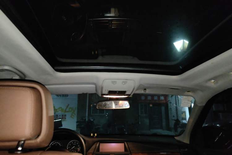 Used BMW X5 2011 xDrive35i Luxury Model Headliner