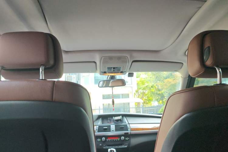 Used BMW X5 2011 xDrive35i Leading Model Headliner