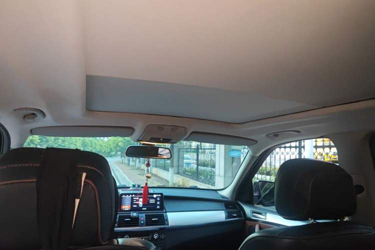 Used BMW X5 2011 xDrive35i Leading Model Headliner