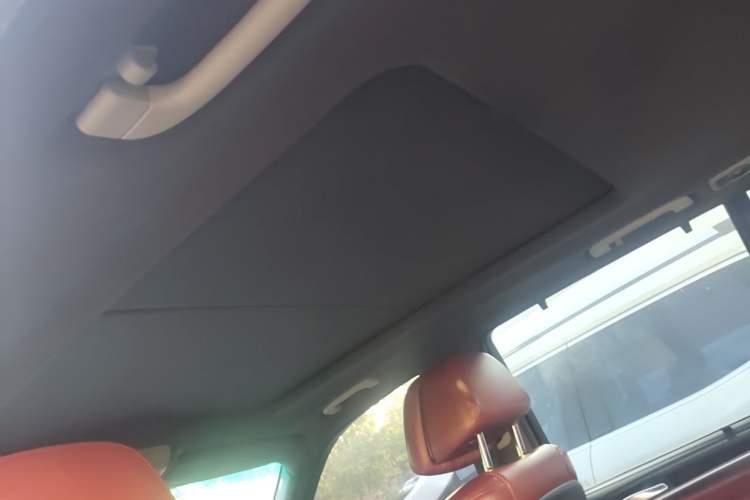 Used BMW X5 2011 xDrive35i Leading Model Headliner