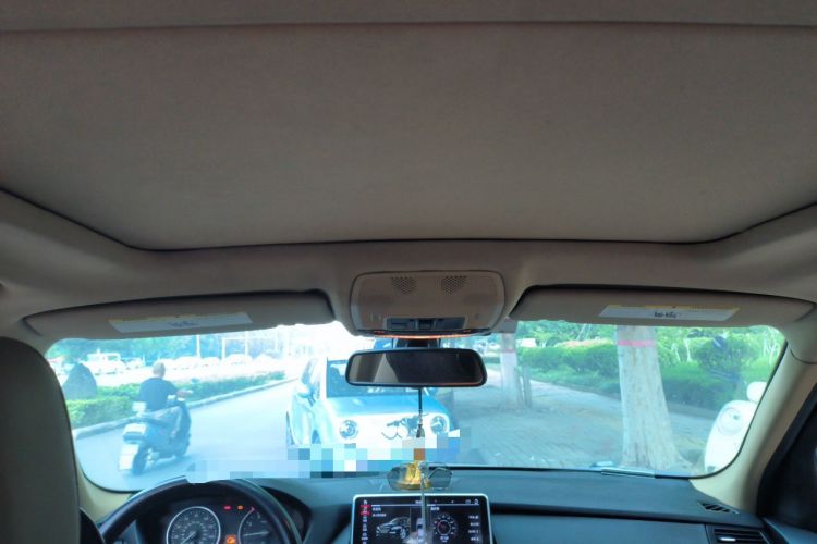 Used BMW X5 2011 xDrive35i Leading Model Headliner