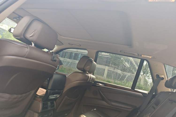 Used BMW X5 2011 xDrive35i Luxury Model Headliner