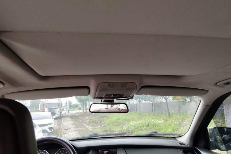 Used BMW X5 2011 xDrive35i Leading Model Headliner