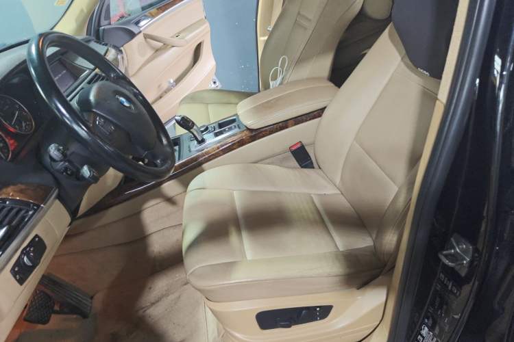 Used BMW X5 2011 xDrive35i Leading Model Left Front Seat