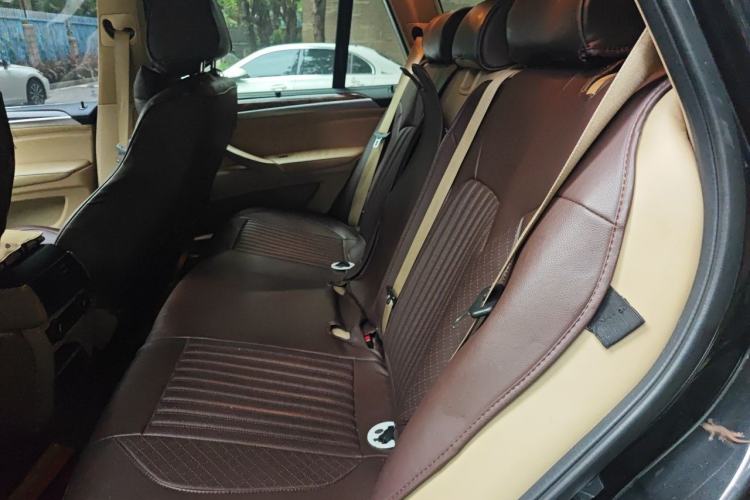 Used BMW X5  Left Rear Seat