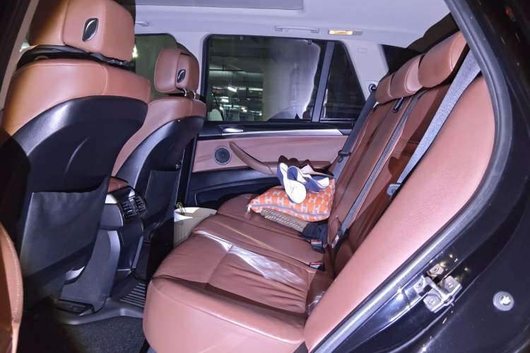 Used BMW X5 2011 xDrive35i Leading Model Left Rear Seat