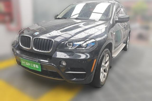 Used BMW X5 2011 BMW X5 (parallel import), 3.0L engine, automatic transmission, seven-seat configuration.