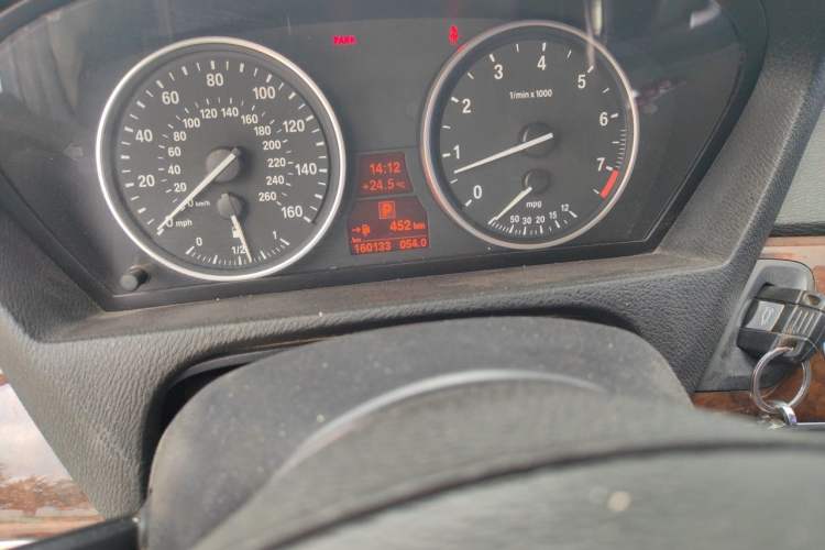 Used BMW X5 2011 xDrive35i Leading Model Odometer Close Up